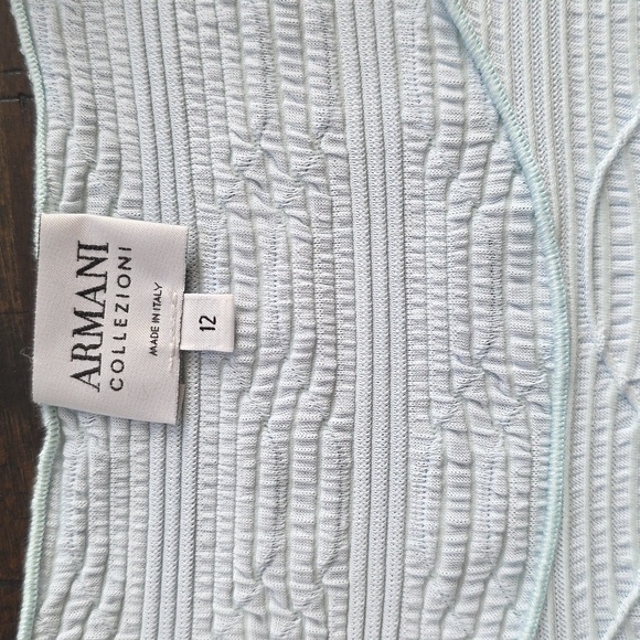Armani Collezioni Light Blue Short Sleeve Scoopneck Top, Size 12 - Picture 2 of 6